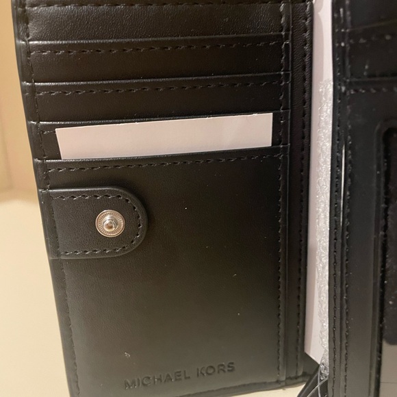 NWT Michael Kors Snap Wallet Men’s/Womens. Wallet - Picture 6 of 9